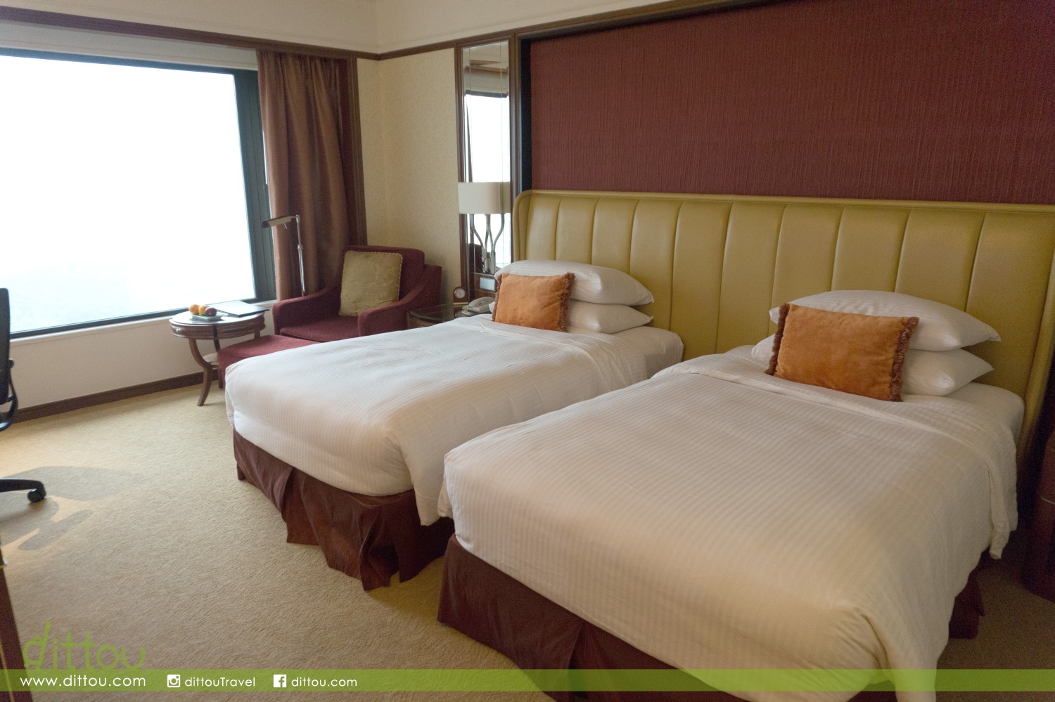 舒適大床可說是房間的靈魂，這裡的單人床闊度可比得上一張雙人床。