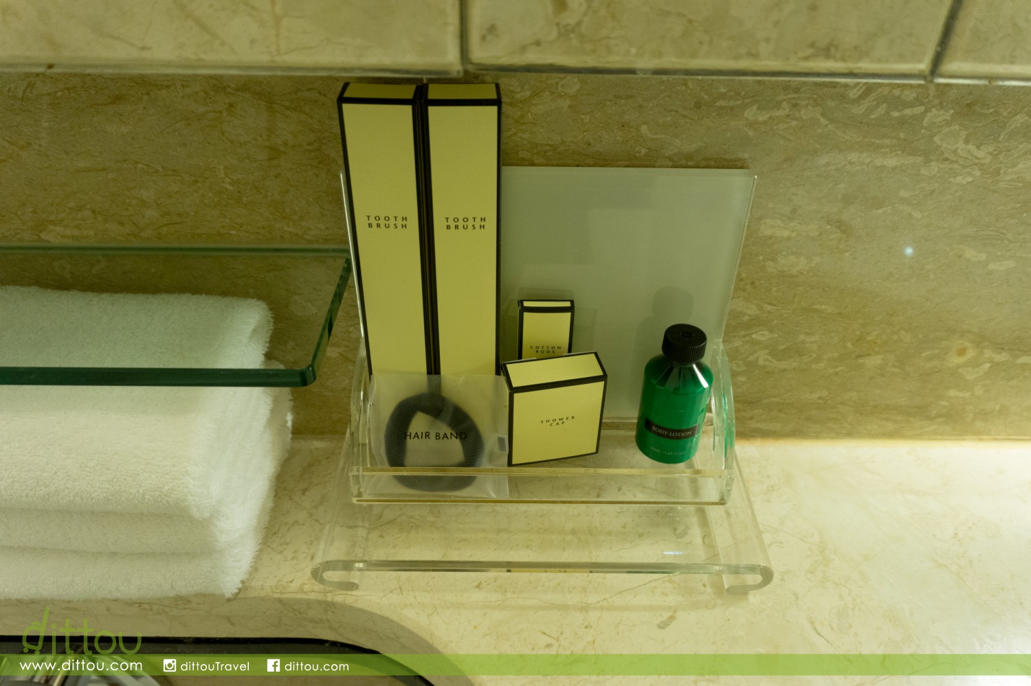 浴室只配備簡單的自家品牌備品，雖然可以再要求，但實在有點麻煩。