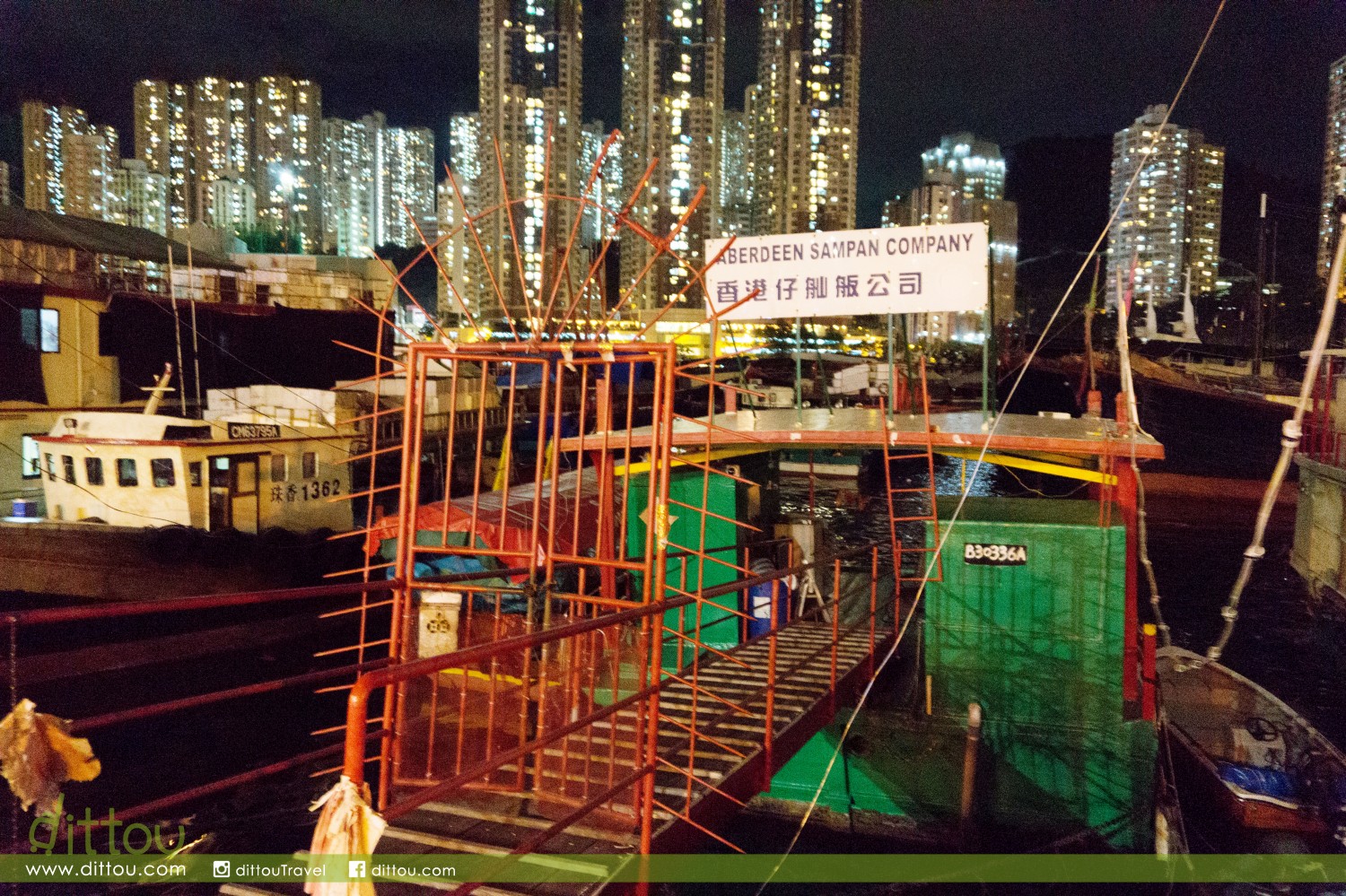 我在很早以前已經聽說過香港仔海濱公園有不定時營業的艇仔粉，可惜今天碰不上，以後有機會再來吧。