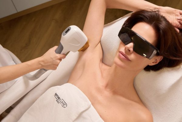 迎接海灘季節：EstheClinic涵蓋全身的激光脫毛方案NPS ELITE登場