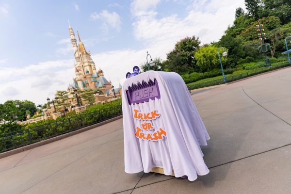 Disney Halloween Time 2026：城堡全新音樂慶典、黑魔后魔龍、迪士尼小推「Trick-or-Trash」
